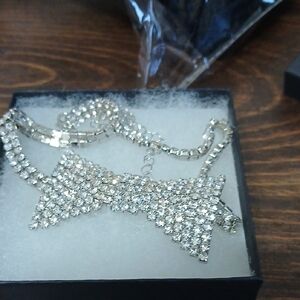 Elegant Silver Bow Choker Necklace New With Shiny Rhinestones